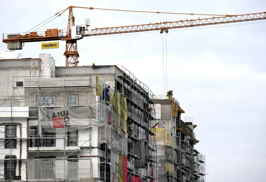 Ile zarabia deweloper na bloku? Przejrzysty przegląd zarobków i zysków