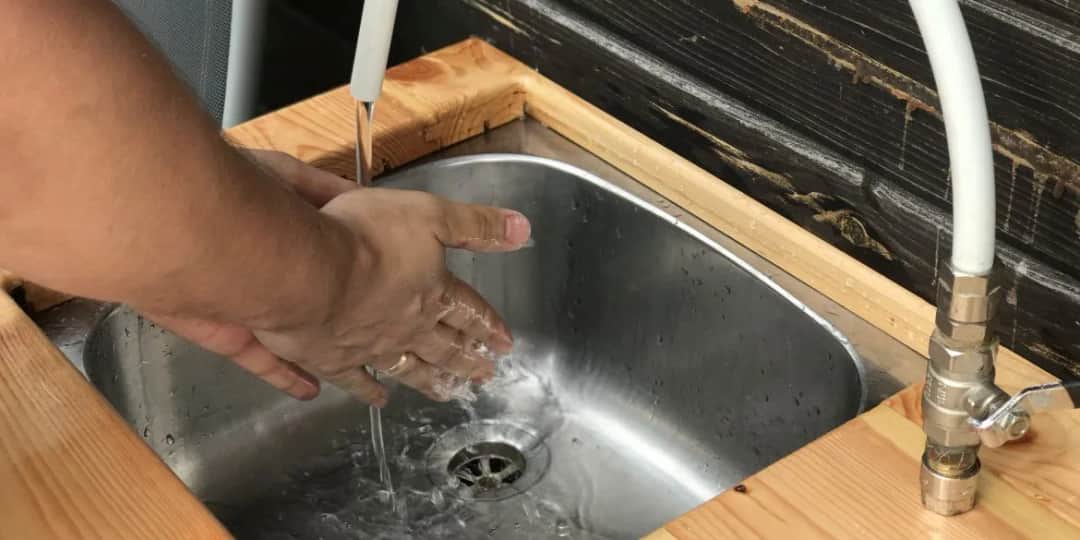 Jak zrobić zlew na działce - proste kroki, które zaoszczędzą czas