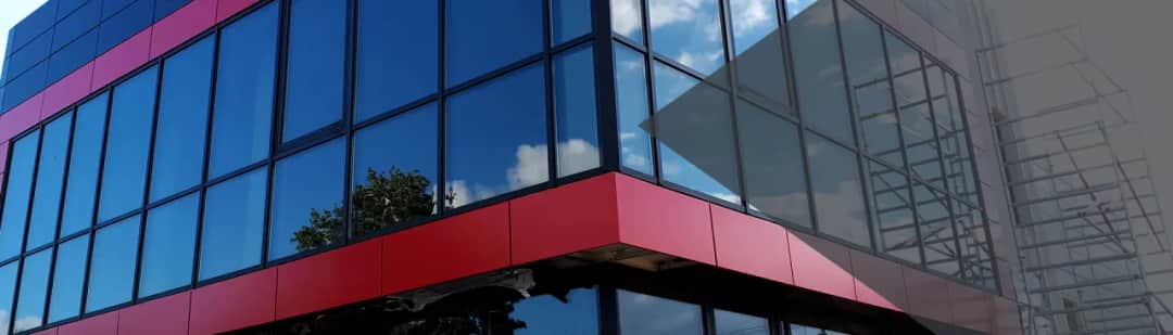 Fasada budynku - kluczowe funkcje i znaczenie w architekturze