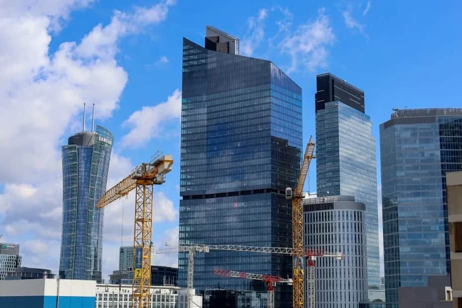 Ile zarabia deweloper miesięcznie? Zaskakujące fakty o pensjach w Polsce